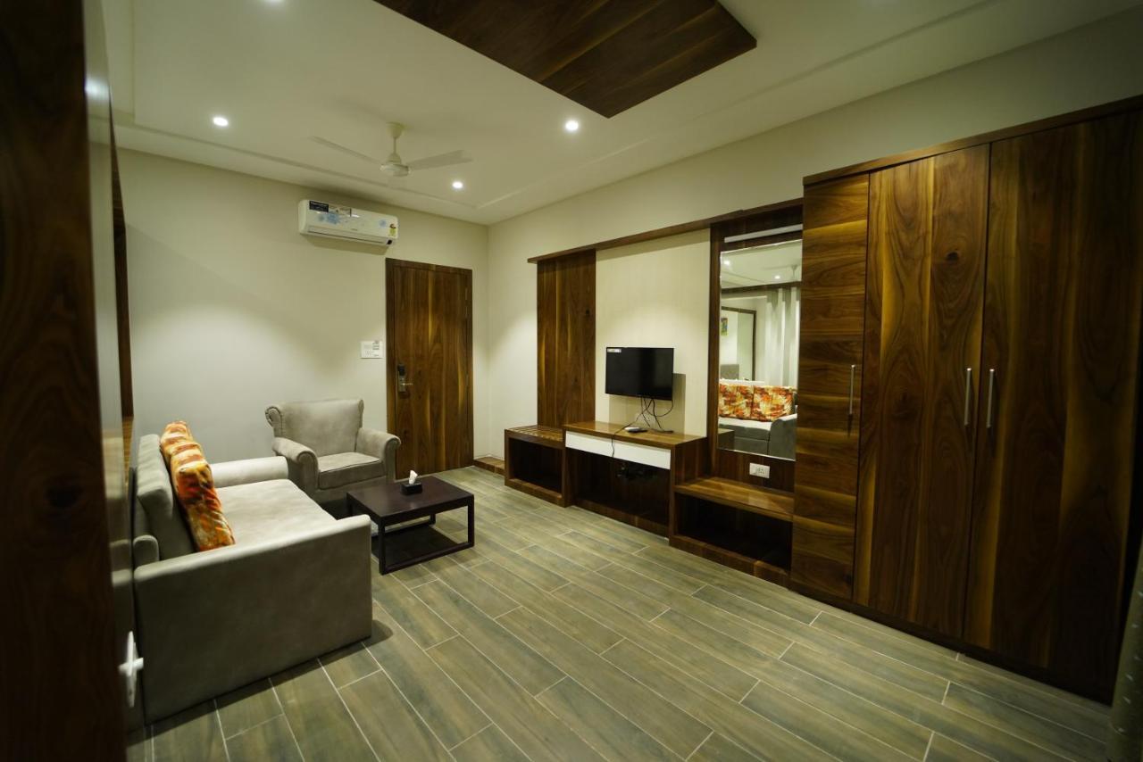 Hotel The Royal Inn Baramati Exterior foto