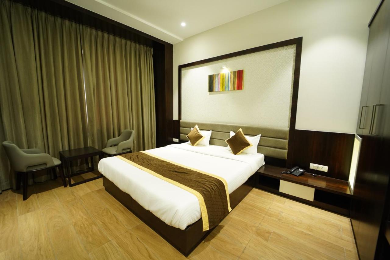 Hotel The Royal Inn Baramati Exterior foto