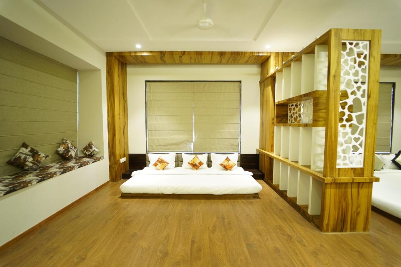 Hotel The Royal Inn Baramati Exterior foto