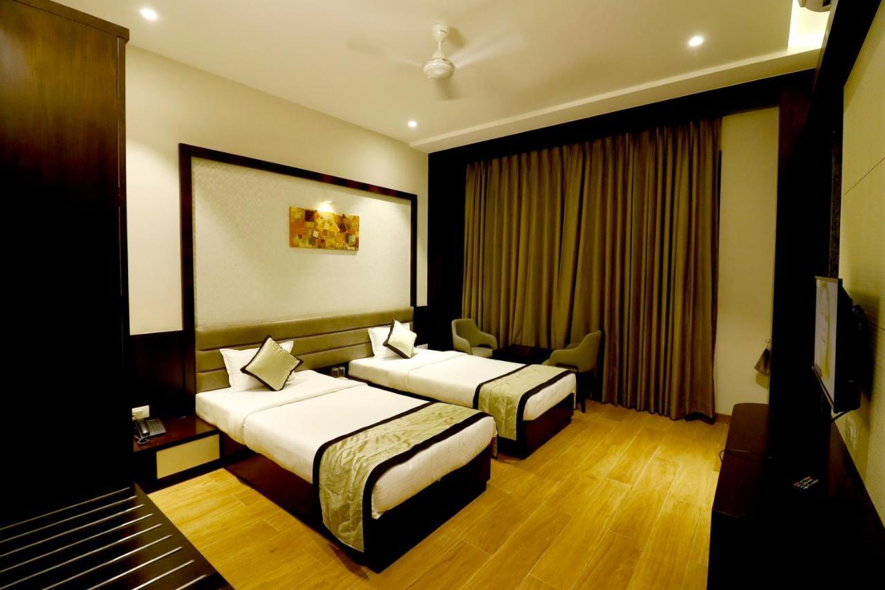 Hotel The Royal Inn Baramati Exterior foto