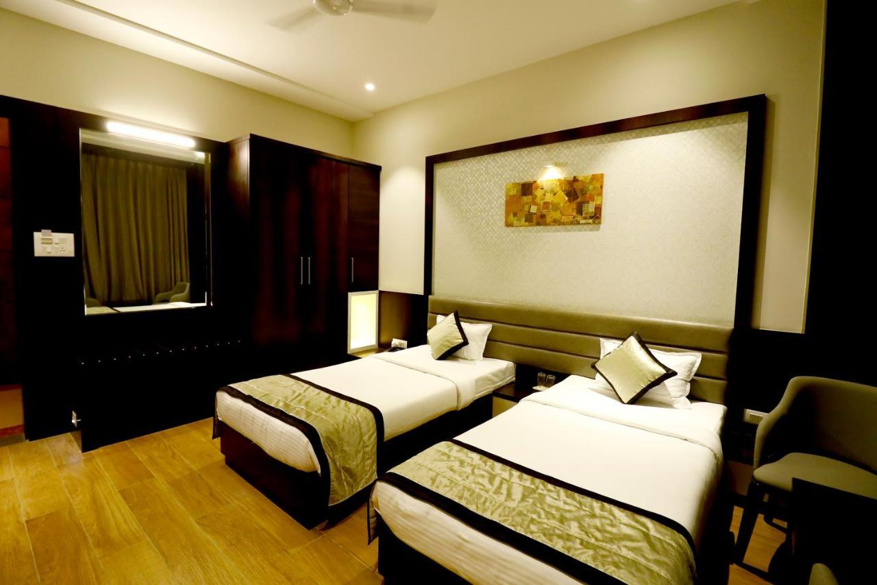 Hotel The Royal Inn Baramati Exterior foto